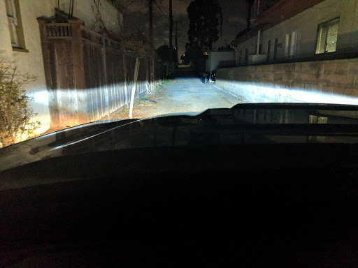 Hikari low beams outward.jpg