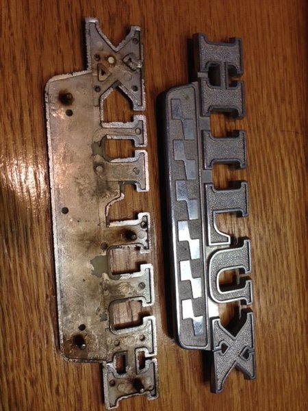 Hilux Badges.jpg