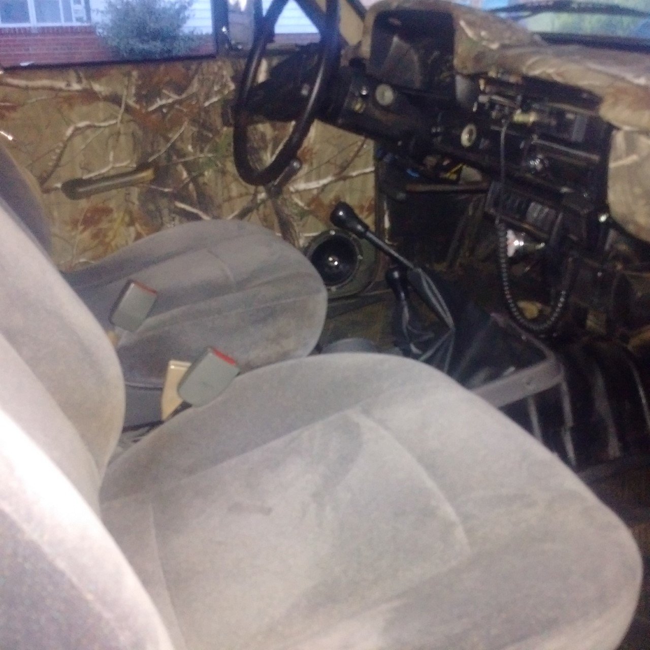 hilux interior.jpg