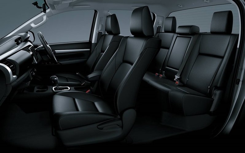 hilux seating capacity.jpg