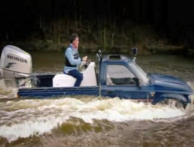 Hilux-Speedboat.jpg
