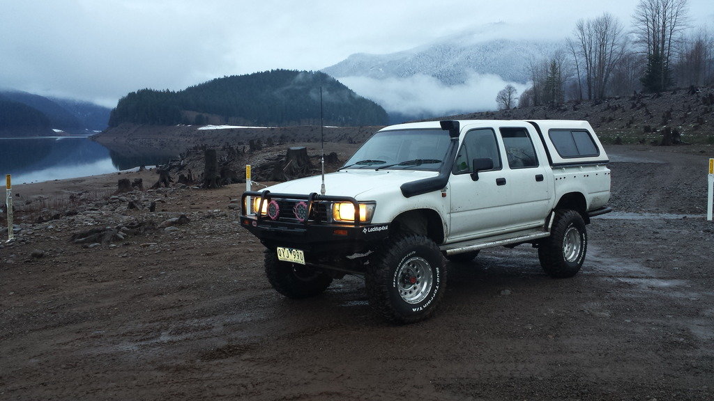 hilux2015_a59fd233586c79afa08b0125756bdabf6dc51fba.jpg