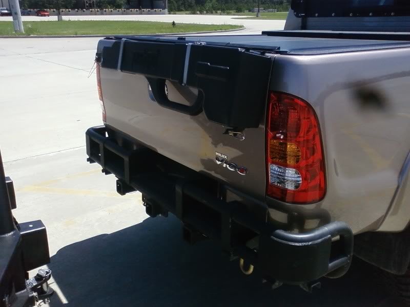 hilux4_5bdcd96ab25cd4691e9d85b98494d8ace5956804.jpg