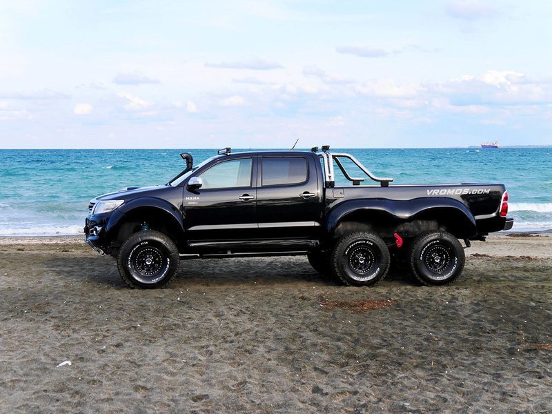 hilux6x6_art_1.jpg