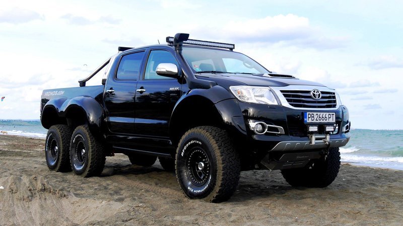 hilux6x6_hero.jpg