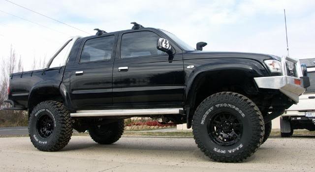 hilux_059a3246bf981a431318735a5889ab0430d8b4b7.jpg
