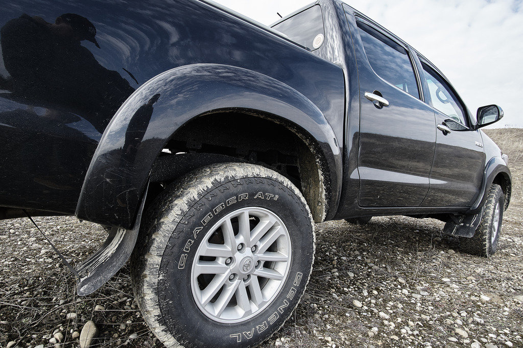 Hilux_1889688b585193d750815569fb2db753610e97b9.jpg