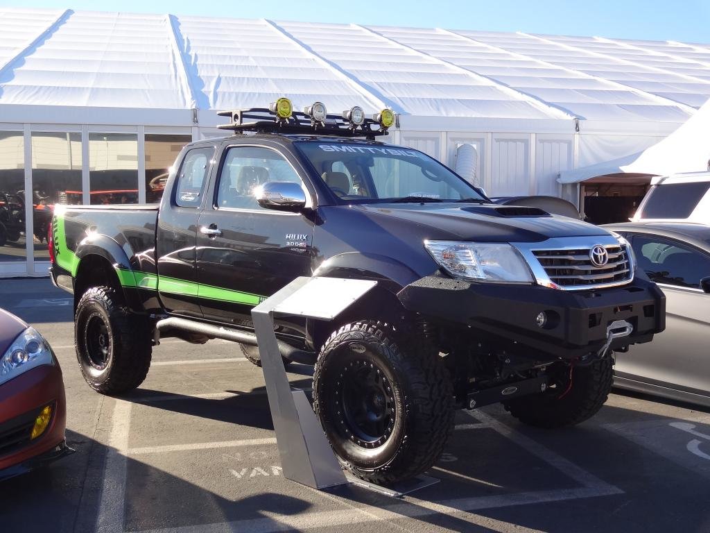 Hilux_59ff9df7336a3d3ec245d0a398d8af15b54a481b.jpg