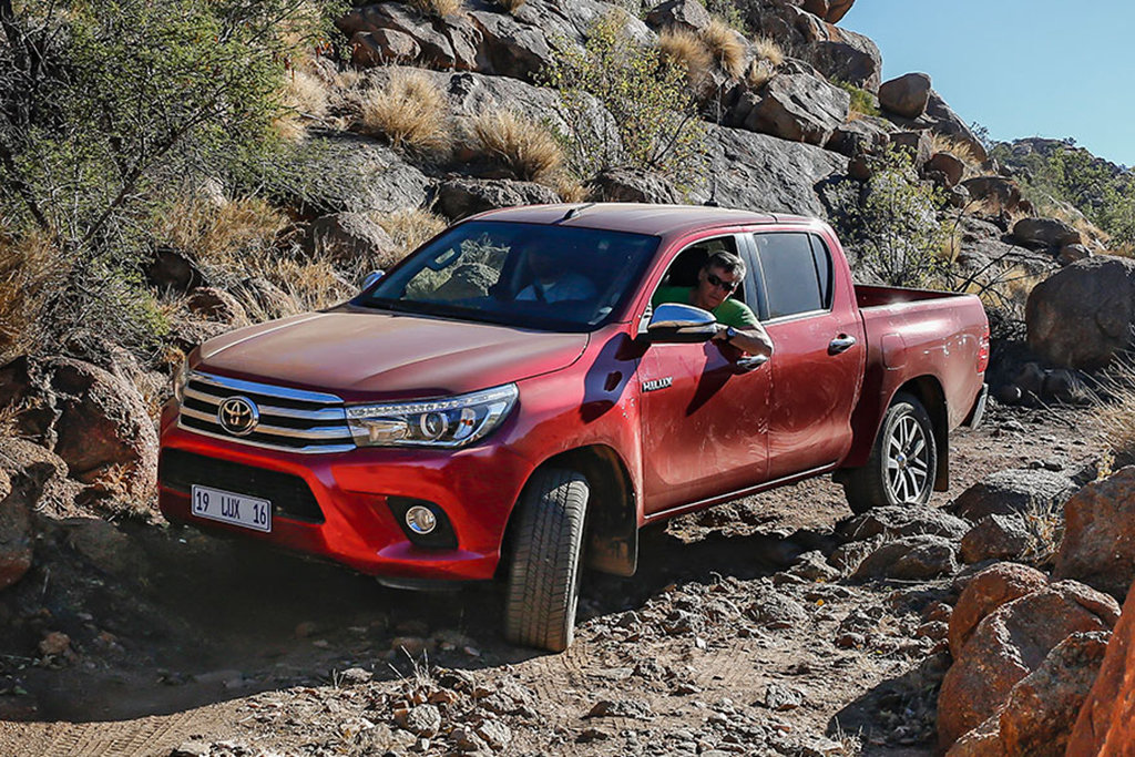 hilux_worldwide_003_s_9caae7b121716637cbb8dc44003a7f8bdf547ab5.jpg