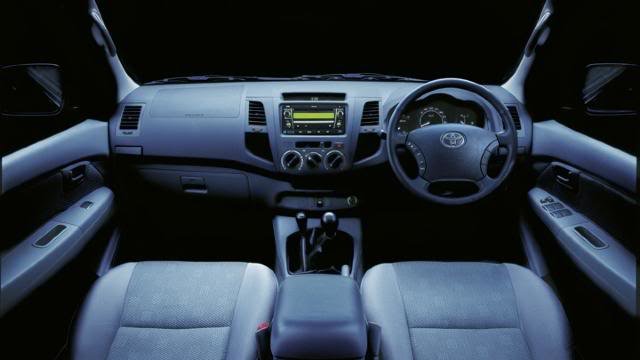 hiluxinterior_7b882e1dcce4b5b431395dc30ae9b3ab7dcc6cfd.jpg