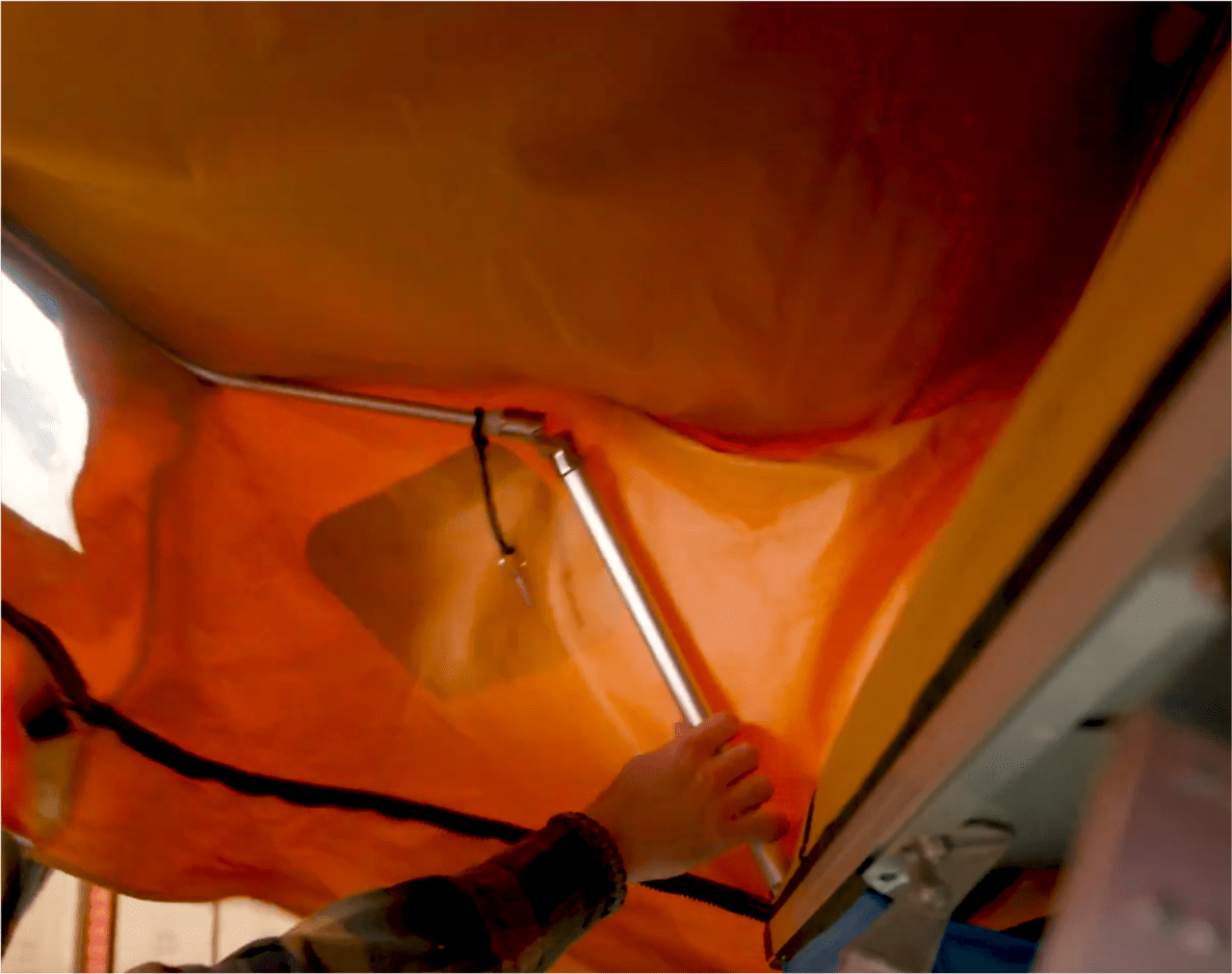 Hinged Vestibule Pole.png