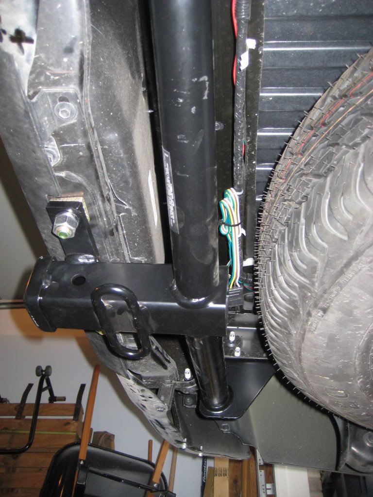 HitchInstall10_86d05137c55ce62e0c6271d3d20815ae6c3f4fab.jpg