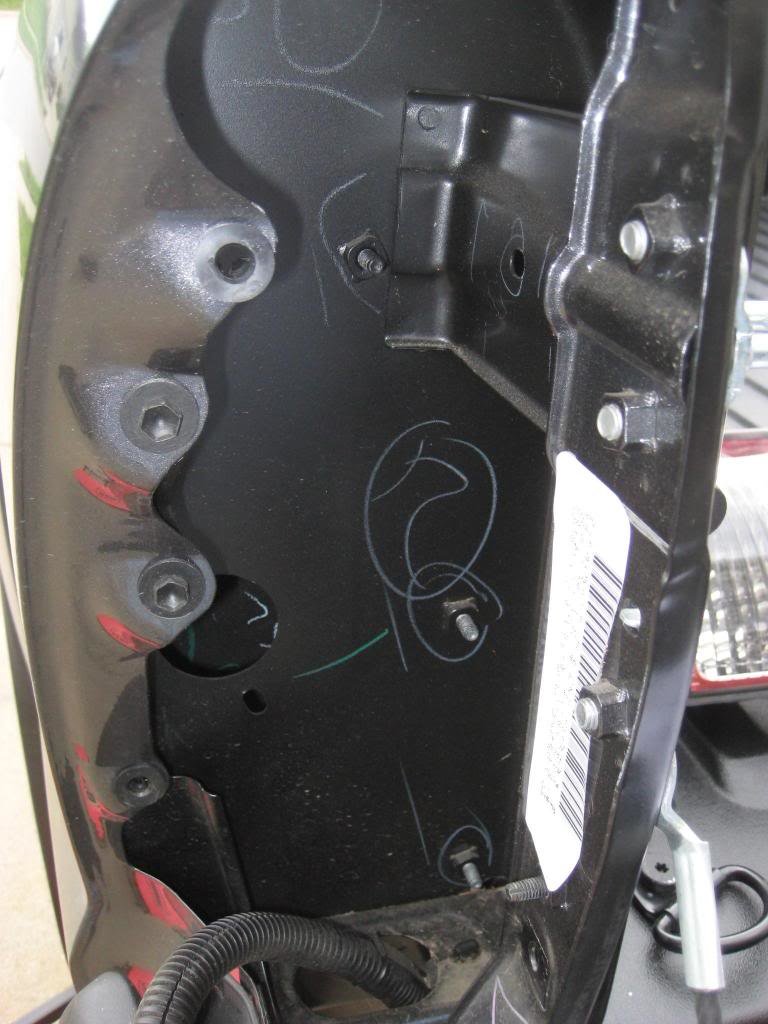 HitchInstall8_735d9676c9927ed34c7d2e6a660055f238cebe05.jpg