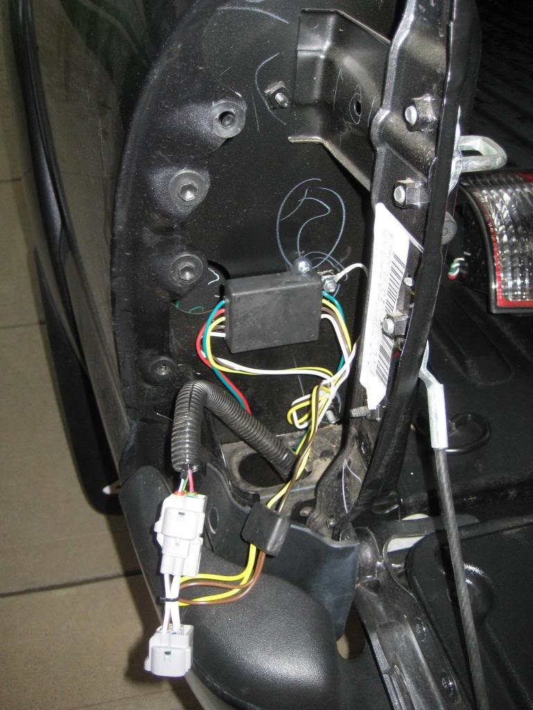 HitchInstall9_17da2f531101a77b649a07635143b8aa8c796013.jpg