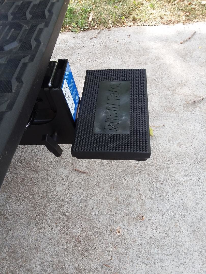 hitchmate close step.jpg