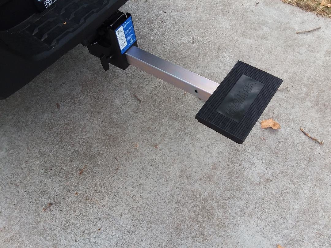 hitchmate open step.jpg