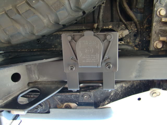 HitchPlug8_65f21fe375fd55a7f30e5e4b251a215796053271.jpg
