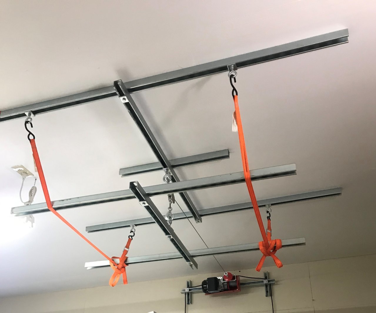 Hoist.jpg