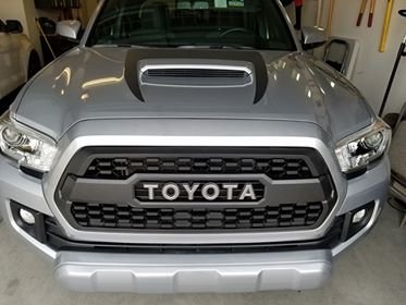 hood scoop.jpg