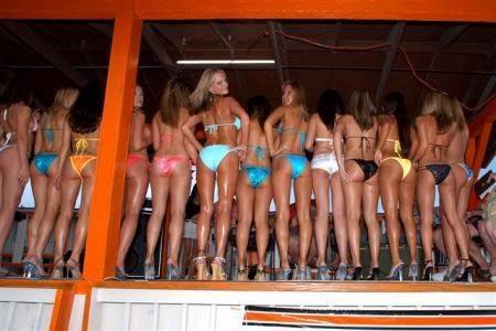 Hooters_99a686c50b9a1742ecbe04f6145038c75440a654.jpg