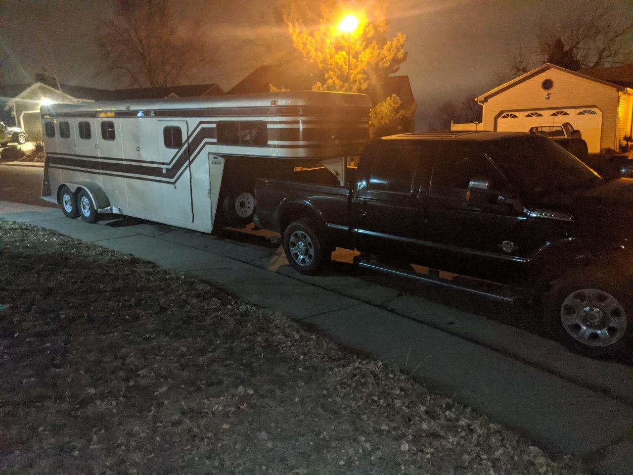horse trailer.jpg