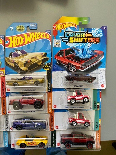 HOT WHEELS LOT.jpg