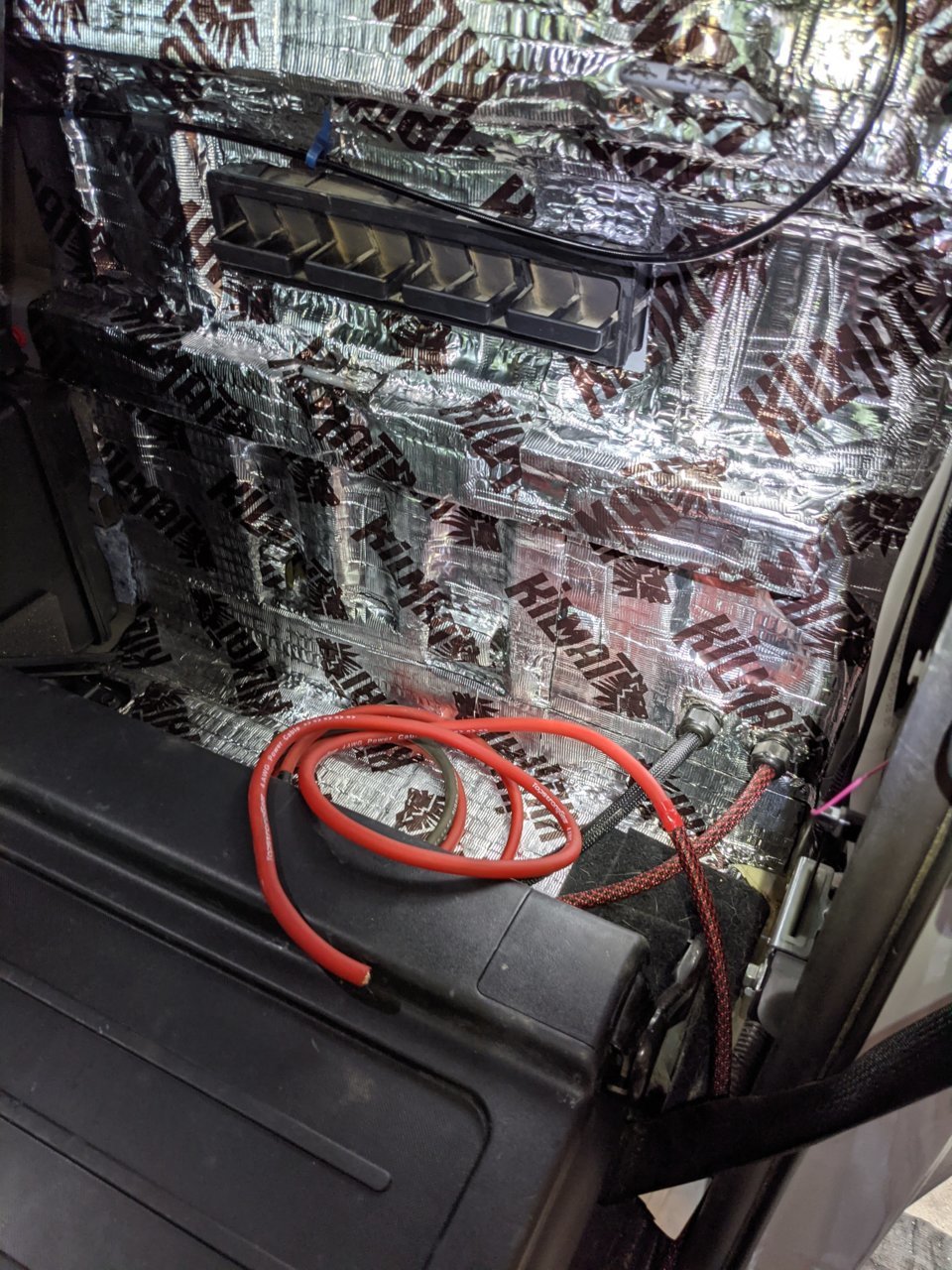 house battery wires.jpg
