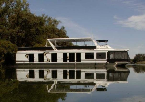 houseboat.jpg