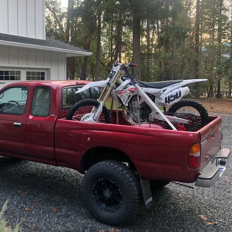 how-to-tie-dirt-bike-truck-bed.jpg