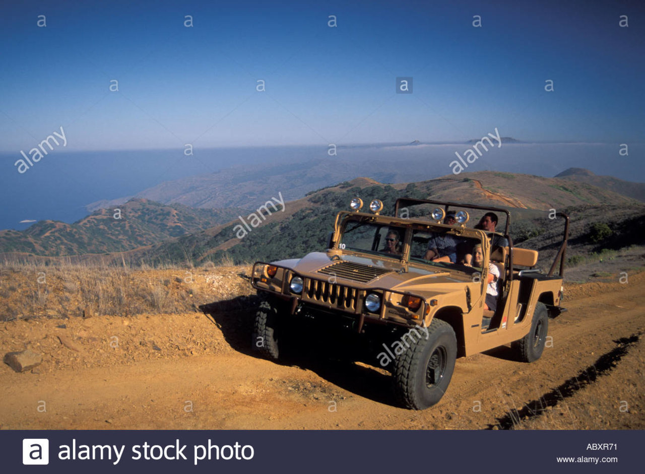 hummer-suv-transportation-vehicle-takes-tourists-on-driving-tour-through-ABXR71.jpg