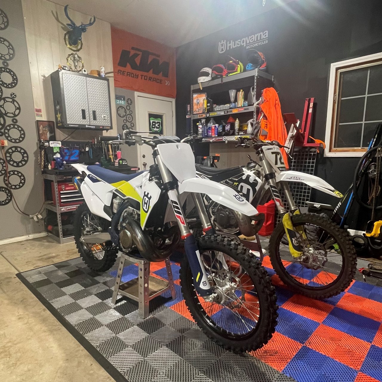 husky 250.jpg