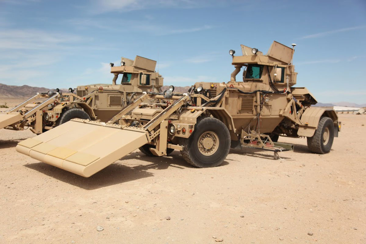 husky-military-vehicle-004.jpg