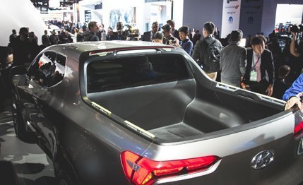 hyundai-santa-cruz-crossover-concept-inline2-photo-655330-s-original.jpg