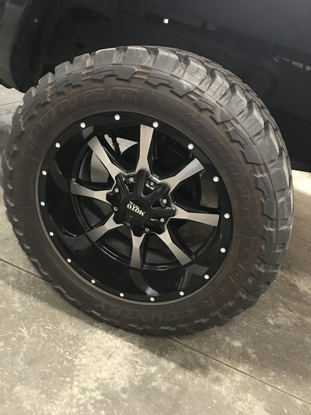 Moto Metal 970 20x10 -24 Wheels 6x5.5 | Tacoma World