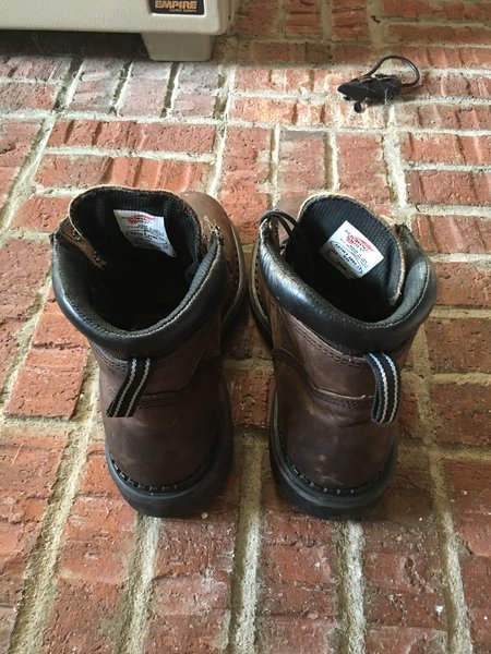 Red Wing Boots D406 Size 8 Great Condition Used Only 2 Months