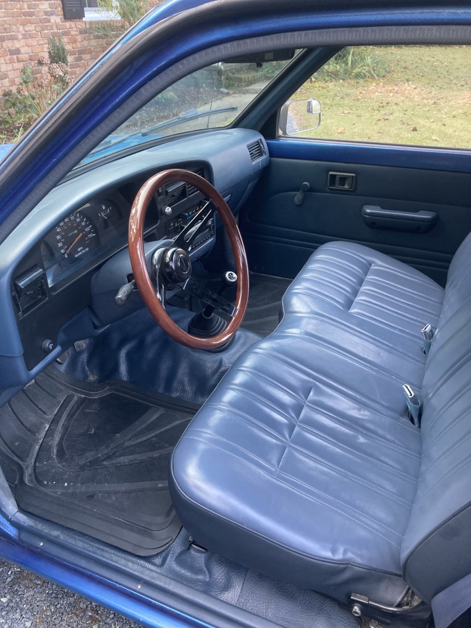 1990 toyota deals pickup interior parts