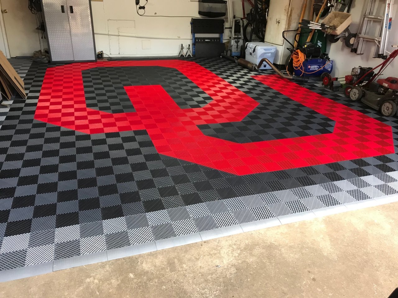 Ribtrax Pro One Car Garage Floor Tile Mat (Jet Black / Racing Red)