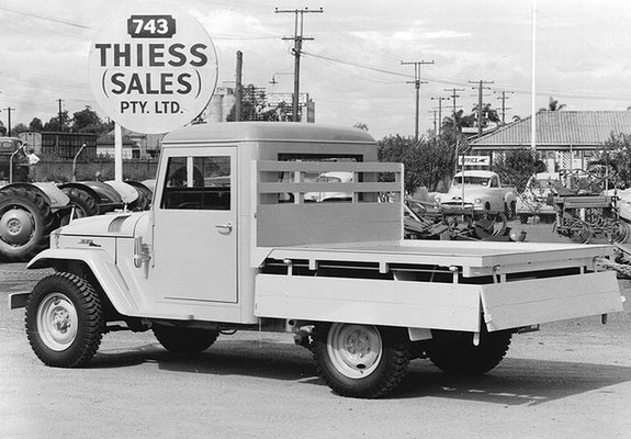 images_toyota_land-cruiser_1958_1_b.jpg