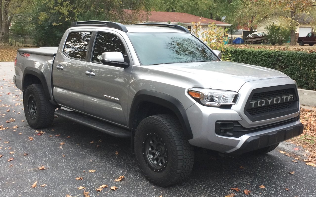 what tire replaced the michelin defender