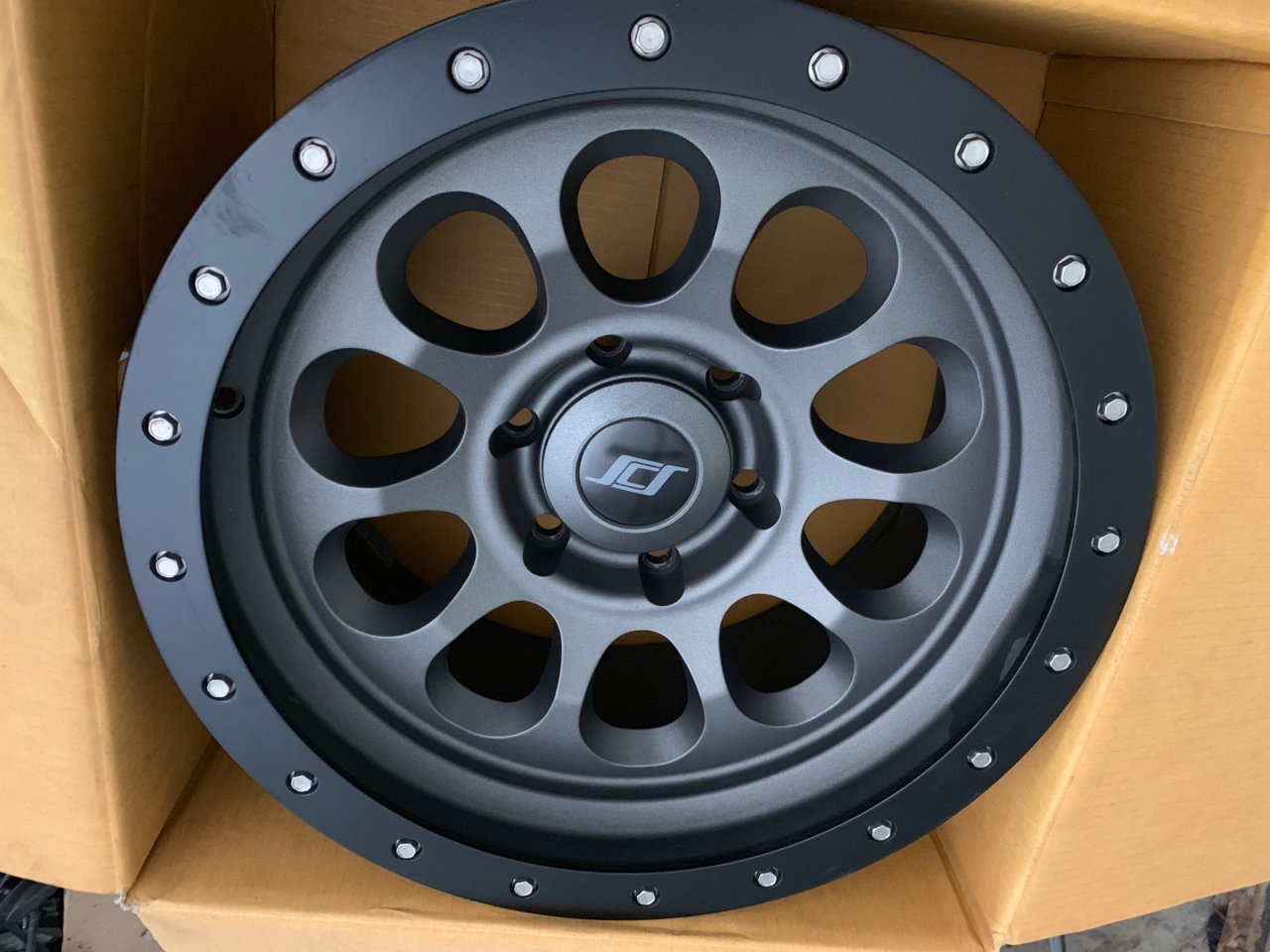 SCS Ray10 Gunmetal 17x8.5 $800 | Tacoma World