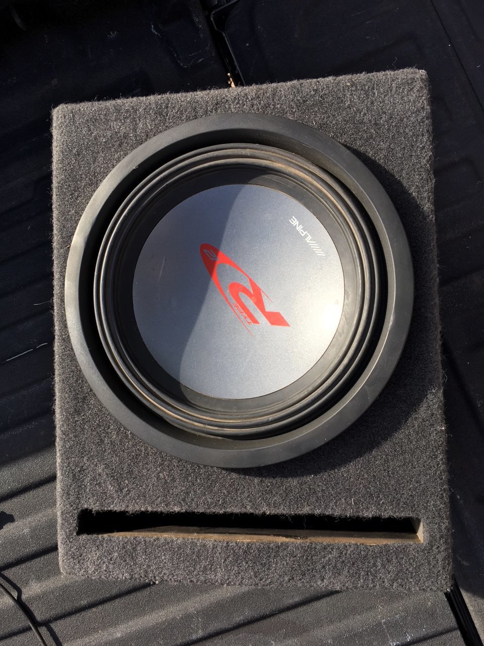 Alpine type r 12 best sale ported box