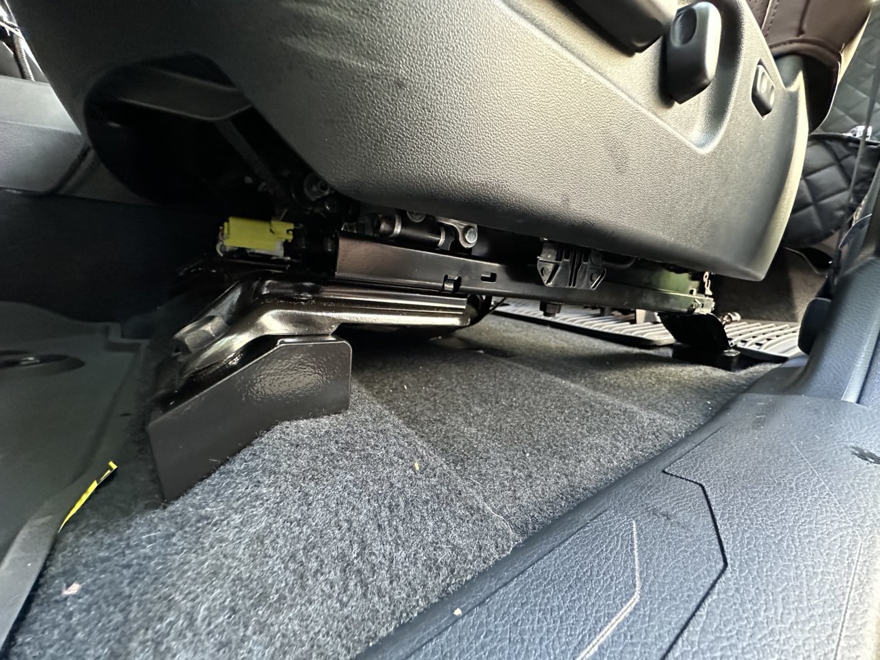 FRONT SEAT JACKERS® (2005-2023 TOYOTA TACOMA) – Desert Does It