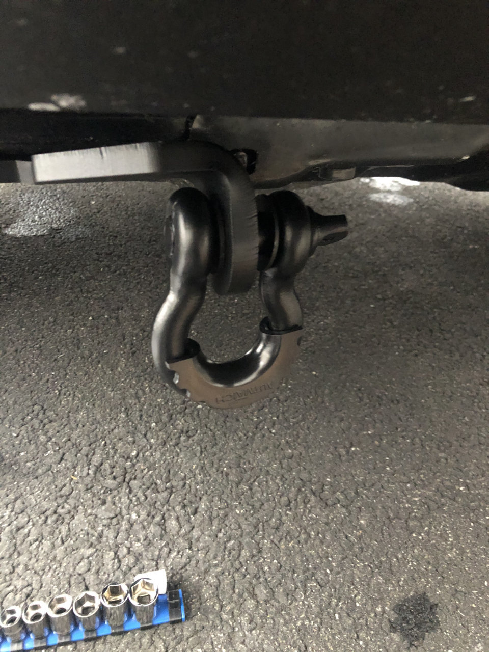 Front D ring shackles World