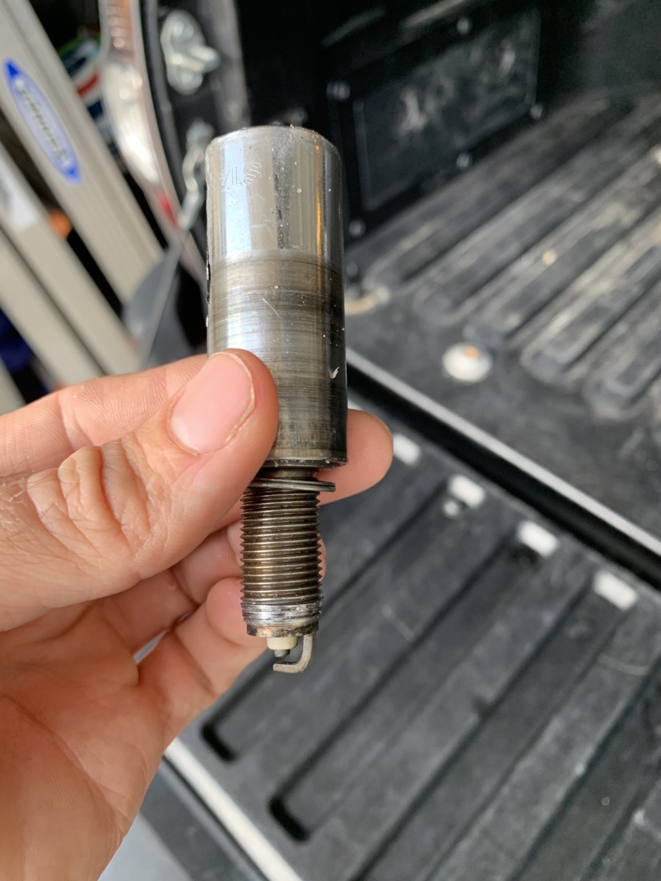 Socket stuck on online impact wrench