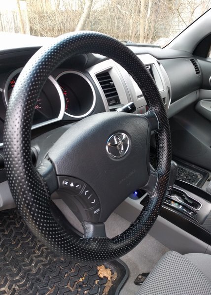 steering wheel cover toyota tacoma