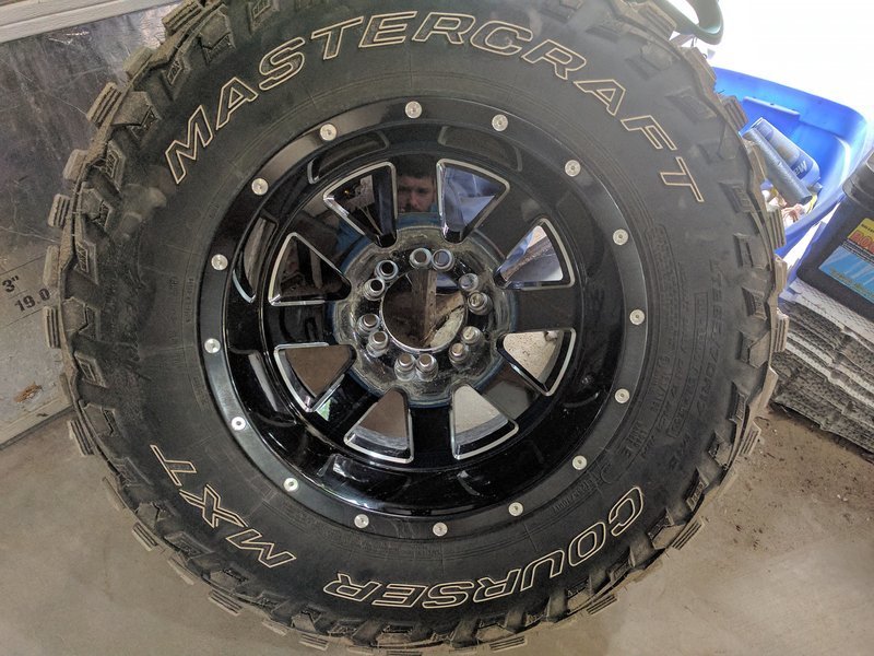 Mastercraft MXT 285/70R17+moto metal World