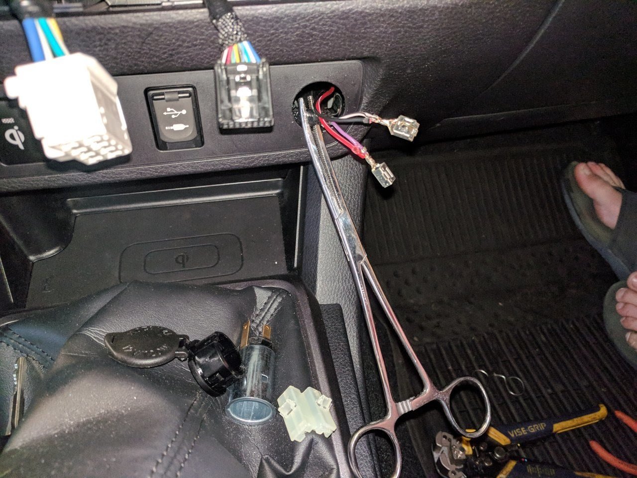 Fellow 3rd gens: what's the best way to hide my dash cam cord? Goes from cam  to cigarette lighter : r/ToyotaTacoma