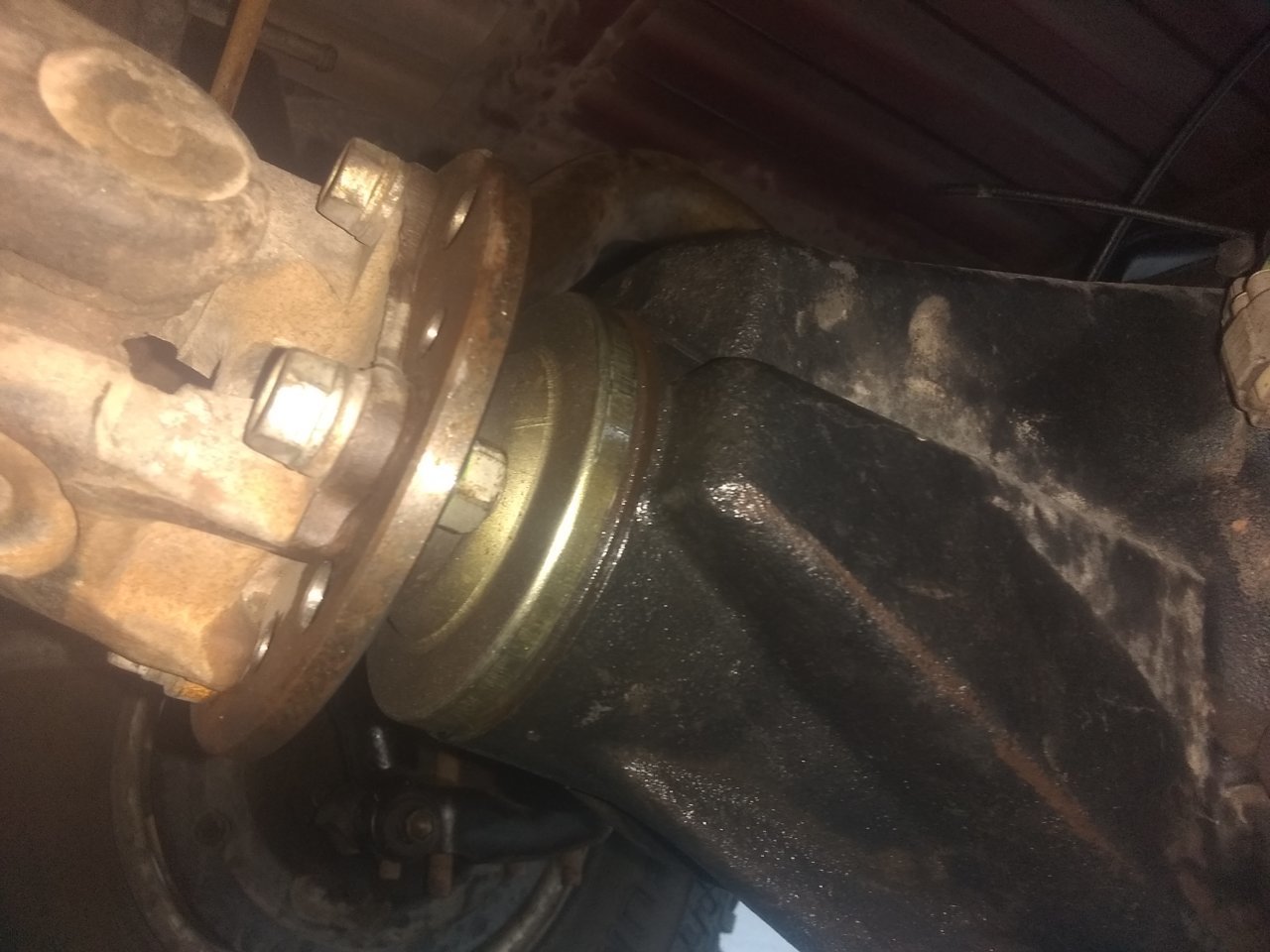 Rear diff leak- ujoints/driveshaft? | Tacoma World