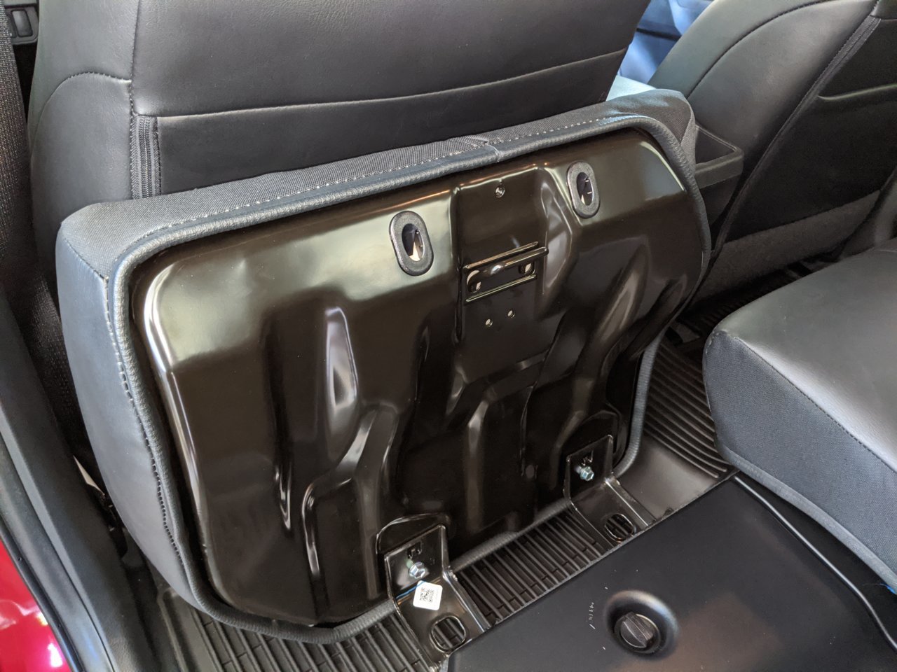 Folding the rear seat