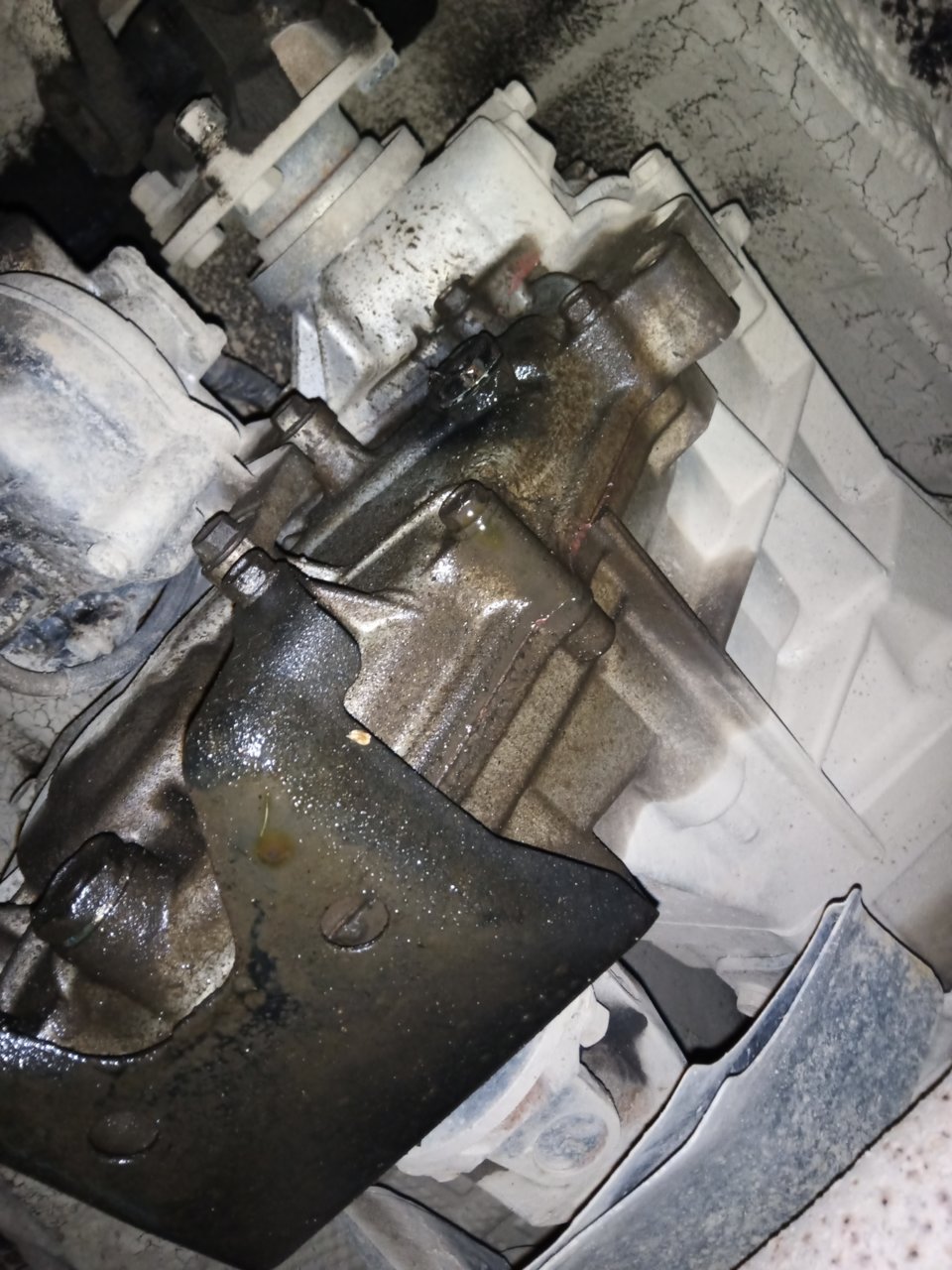 Thinking Of Buying A Second Gen Tacoma - Transfer Case Leakage | Tacoma ...